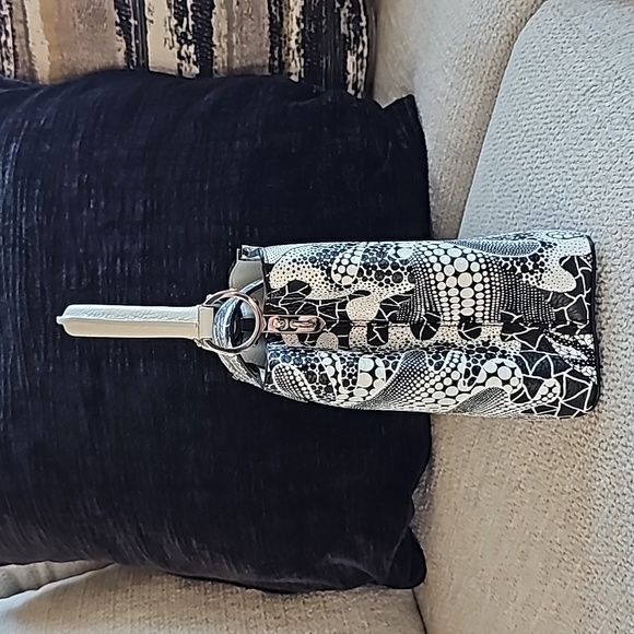 Limited Edition LVxYK 1 of 50 Made Capucines MM - Picture 4 of 13